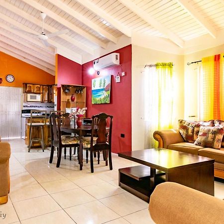 Ocho Rios Emerald 2 Bed 10 Mins Ocho Rios 24Hrs Hot Water Wi Fi Luaran gambar